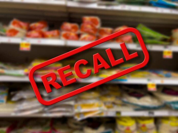 shutterstock_2186488579.jpg featured image Recall notice over grocery store shelves.