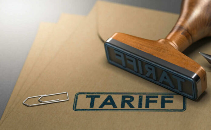 shutterstock_1129996706 Folders with the word tariff stamped