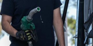 Refining Bottleneck Sends Diesel Prices to Record High