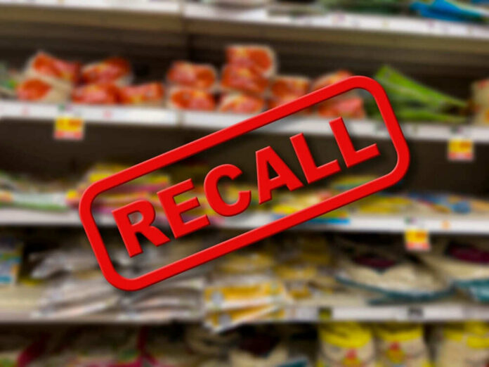 shutterstock_2186488579-1 Recall notice over grocery store shelves.